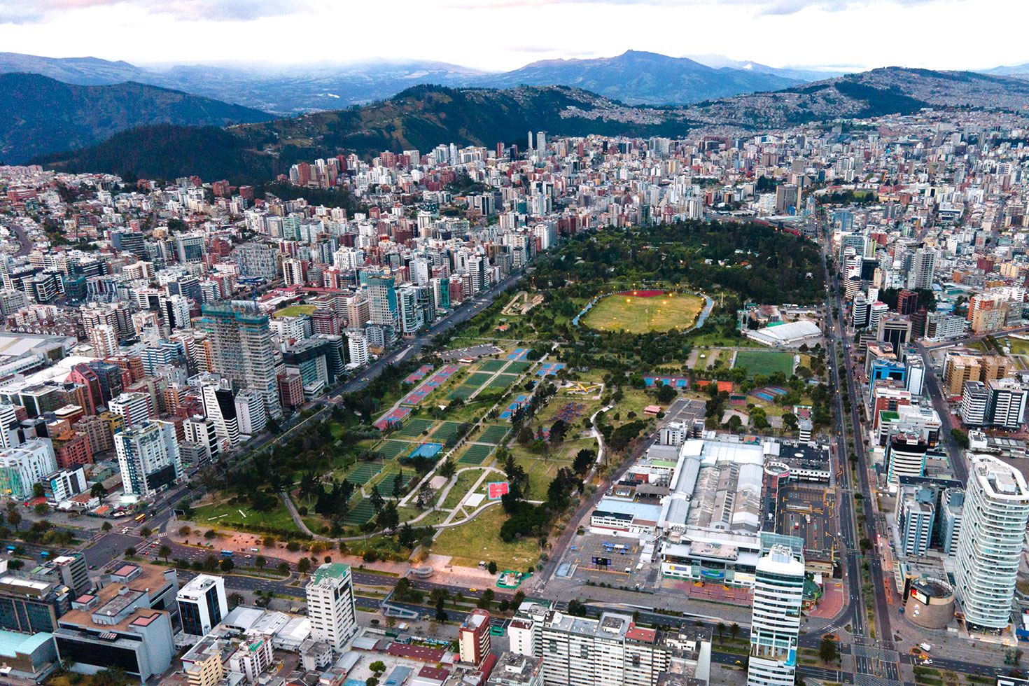 ¿Qué colores funcionan mejor en gigantografías en Quito?
